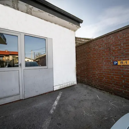 Apartament P & B *